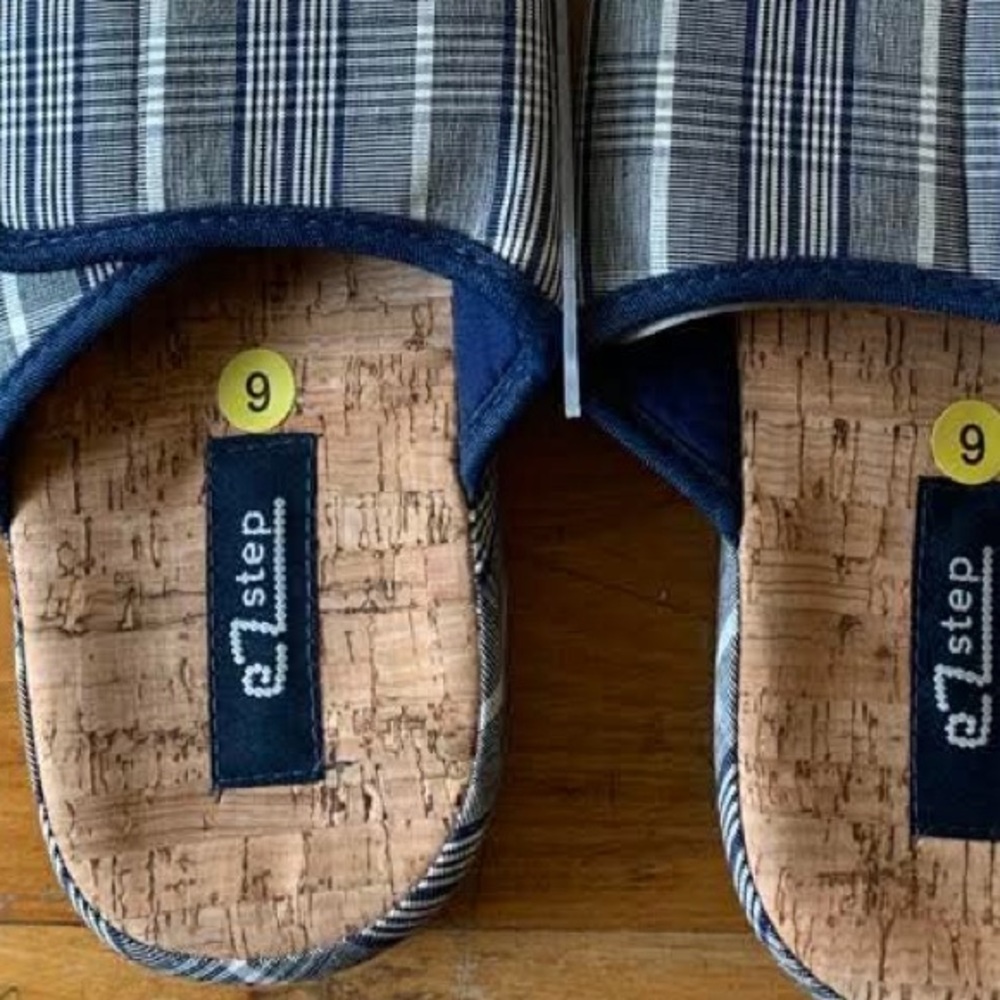 Ez step sandals new with out box Sz 9 Unisex